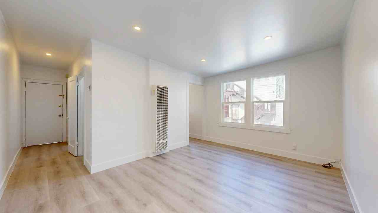 862 Shotwell St #5 - Photo 2 of 10