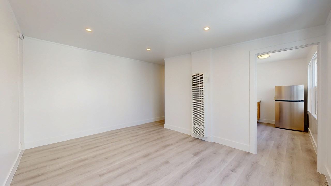 862 Shotwell St #5 - Photo 4 of 10