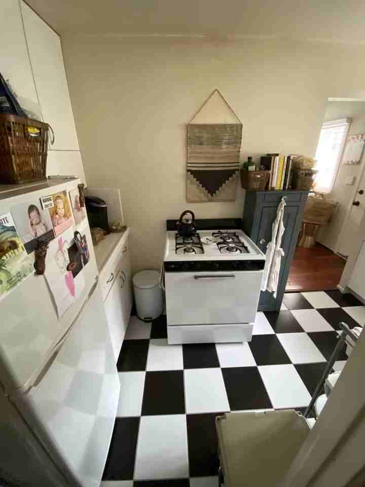 472 3rd St #A - Photo 3 of 6
