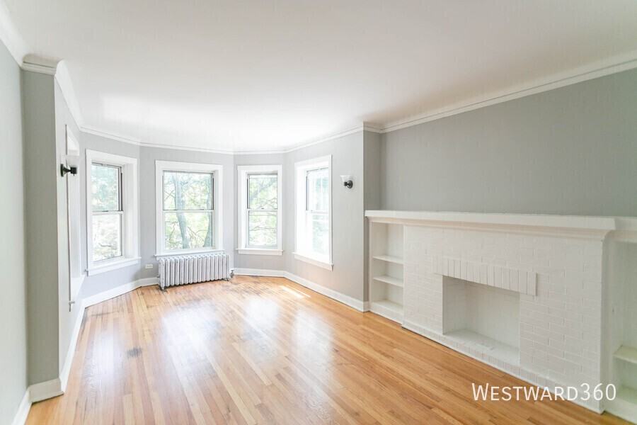 7646 N Greenview Ave #3 - Photo 2 of 7