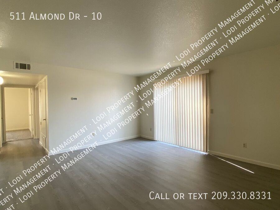 511 Almond Dr #10 - Photo 2 of 21