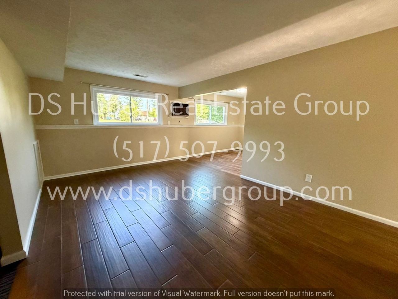 330 N Church St - Photo 4 of 12