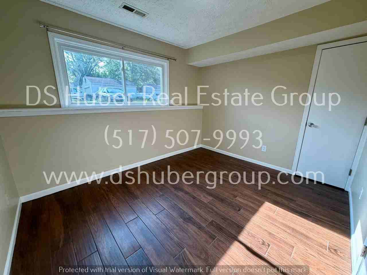 330 N Church St - Photo 5 of 12