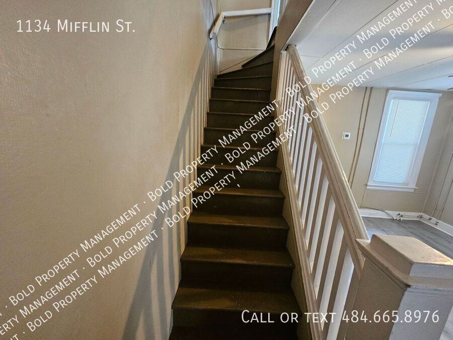 1134 Mifflin St - Photo 6 of 12