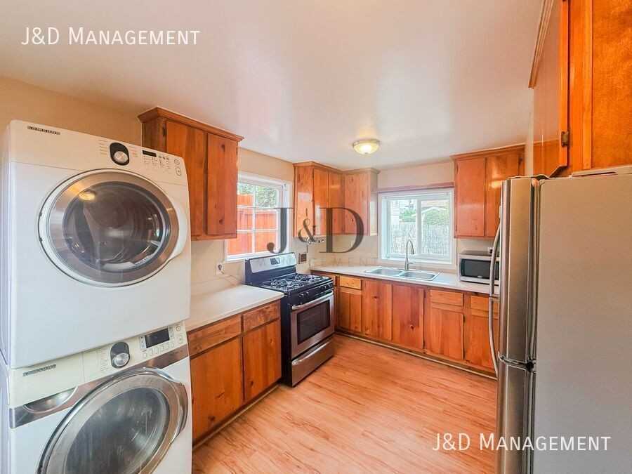 574 Mcintosh St - Photo 4 of 10