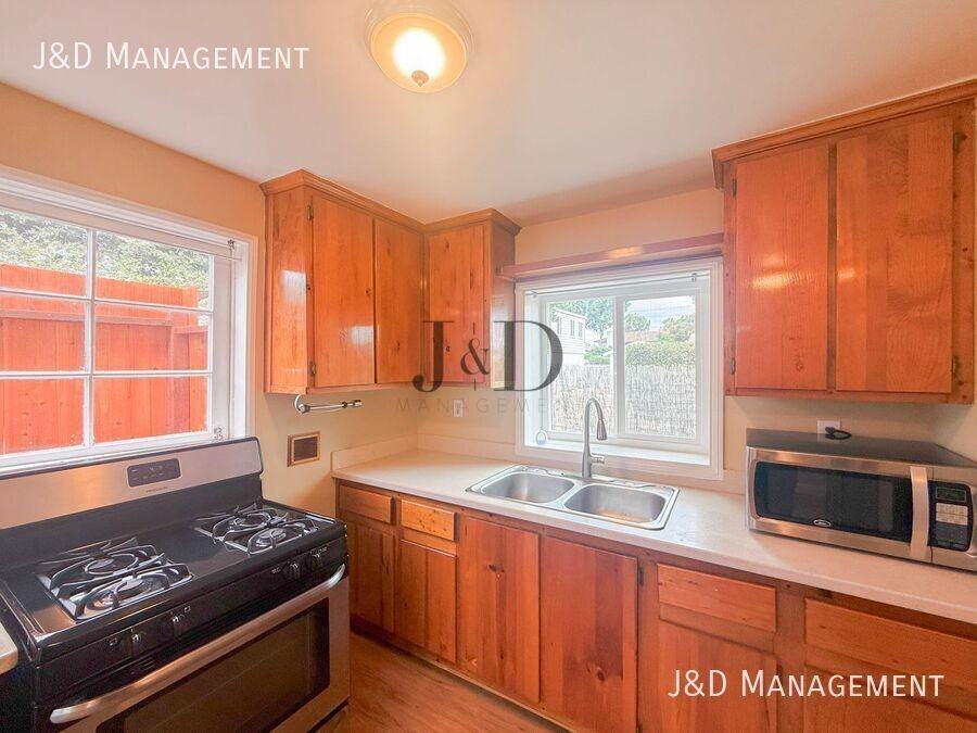 574 Mcintosh St - Photo 6 of 10