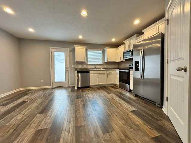 2352 Date Dr - Photo 3 of 25