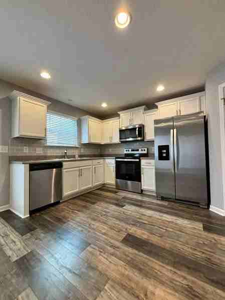 2352 Date Dr - Photo 5 of 25