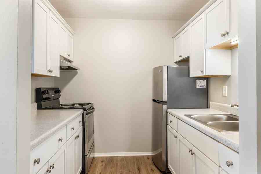 2310 E Webster Pl #201 - Photo 7 of 12