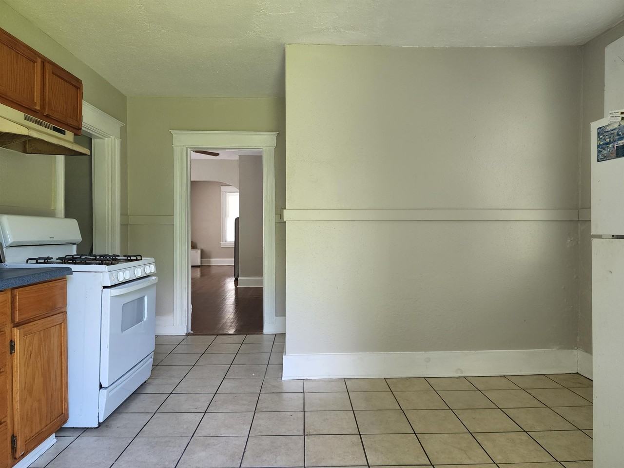 1612 48th St #1 - Photo 3 of 17