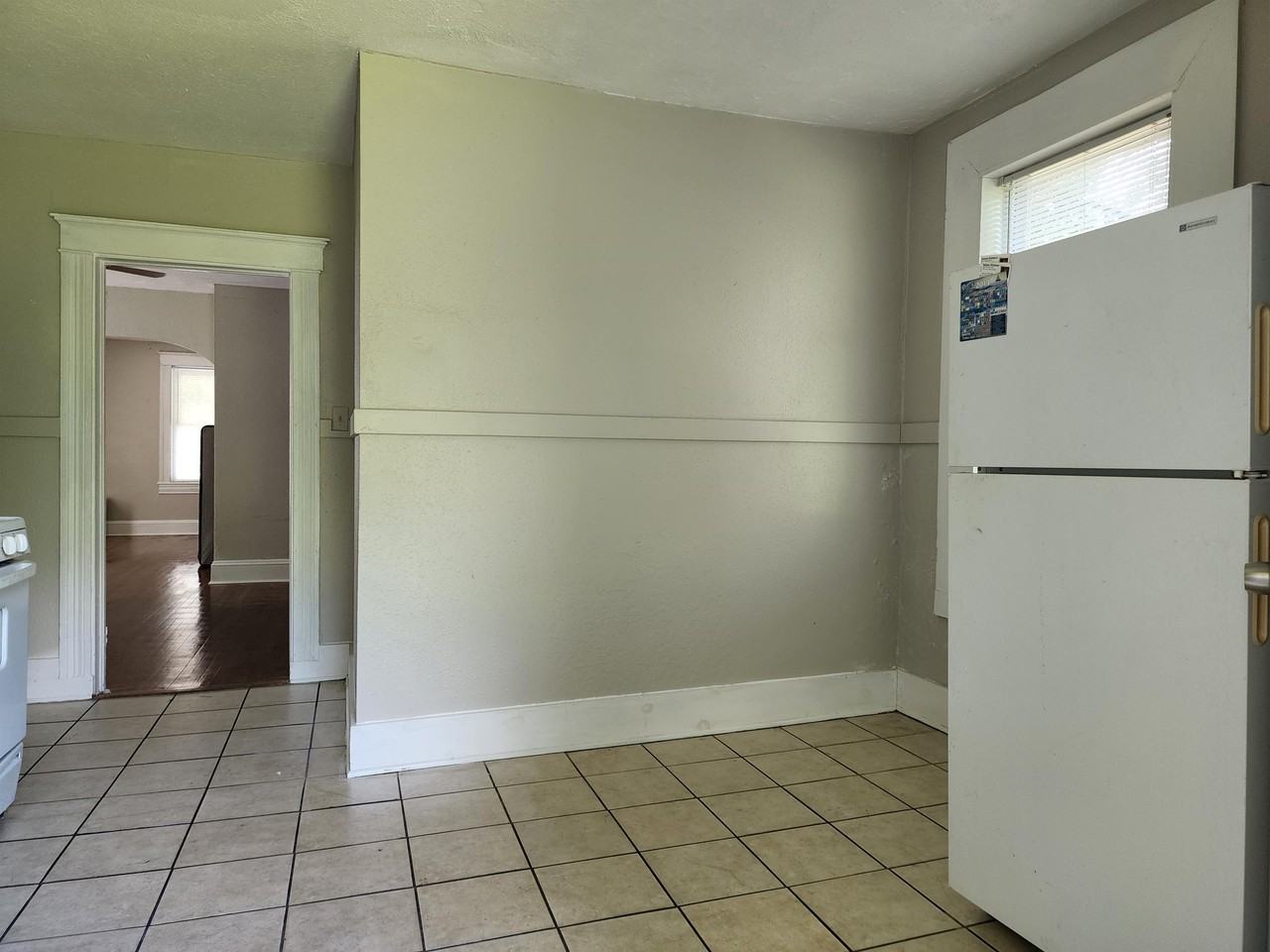 1612 48th St #1 - Photo 4 of 17