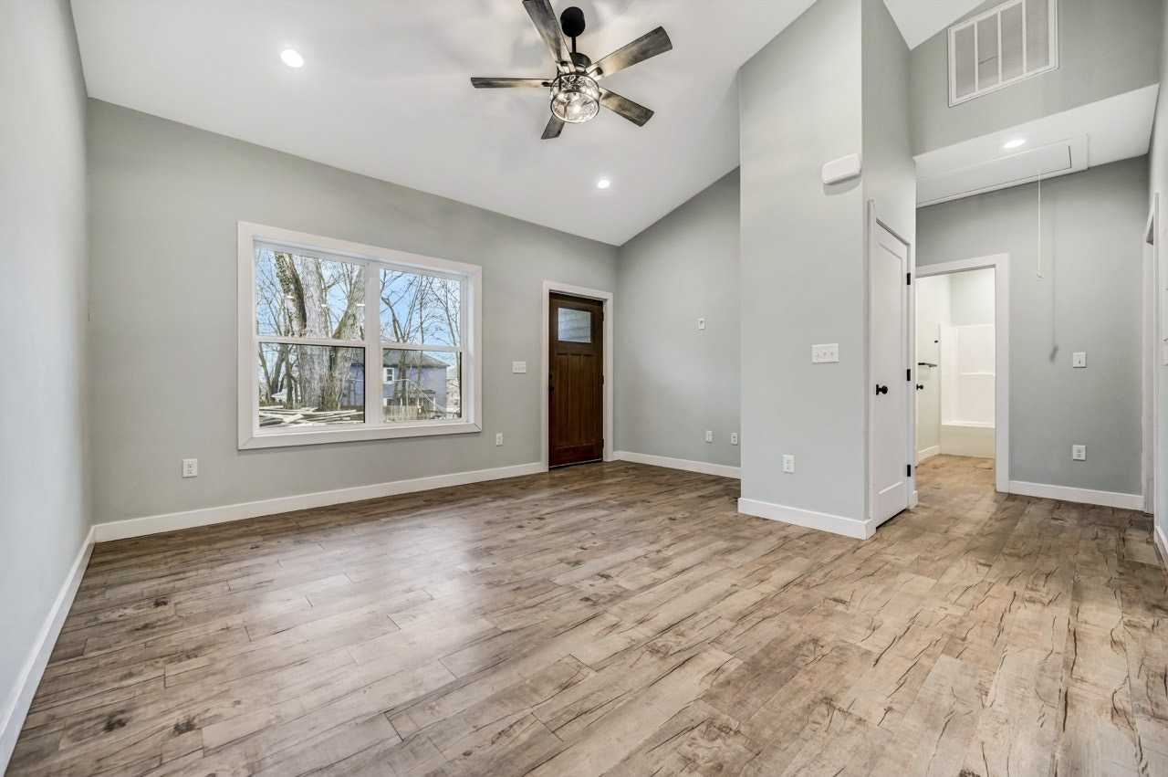 629 Prescott Avenue, Unit 1 - Photo 5 of 27