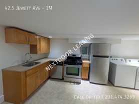 Jewett Ave #1M - Photo 1 of 1