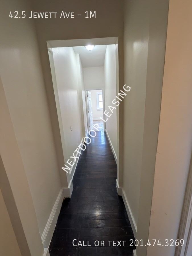 Jewett Ave #1M - Photo 5 of 11