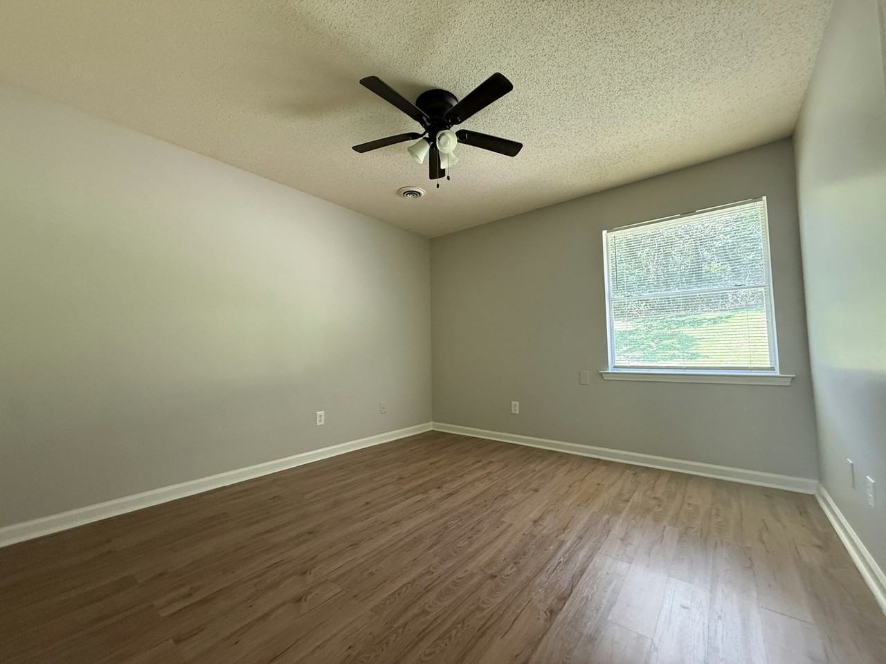 4200 Clydesdale Drive - Photo 5 of 7