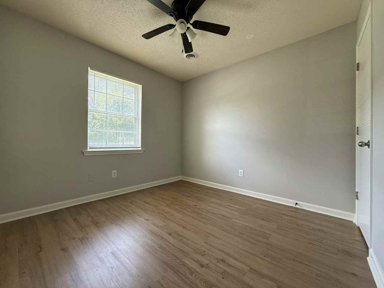 4200 Clydesdale Drive - Photo 6 of 7