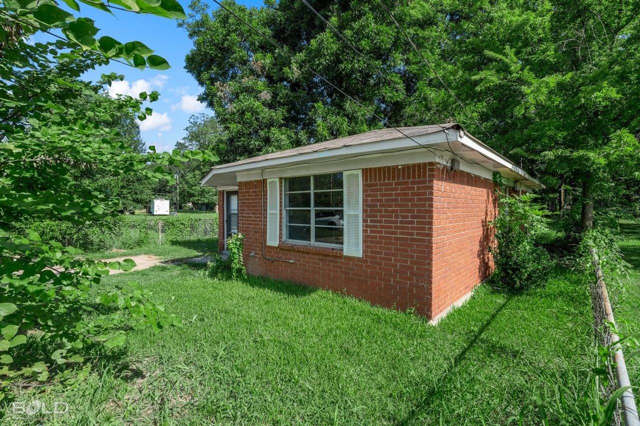 430 Fuller St - Photo 3 of 9