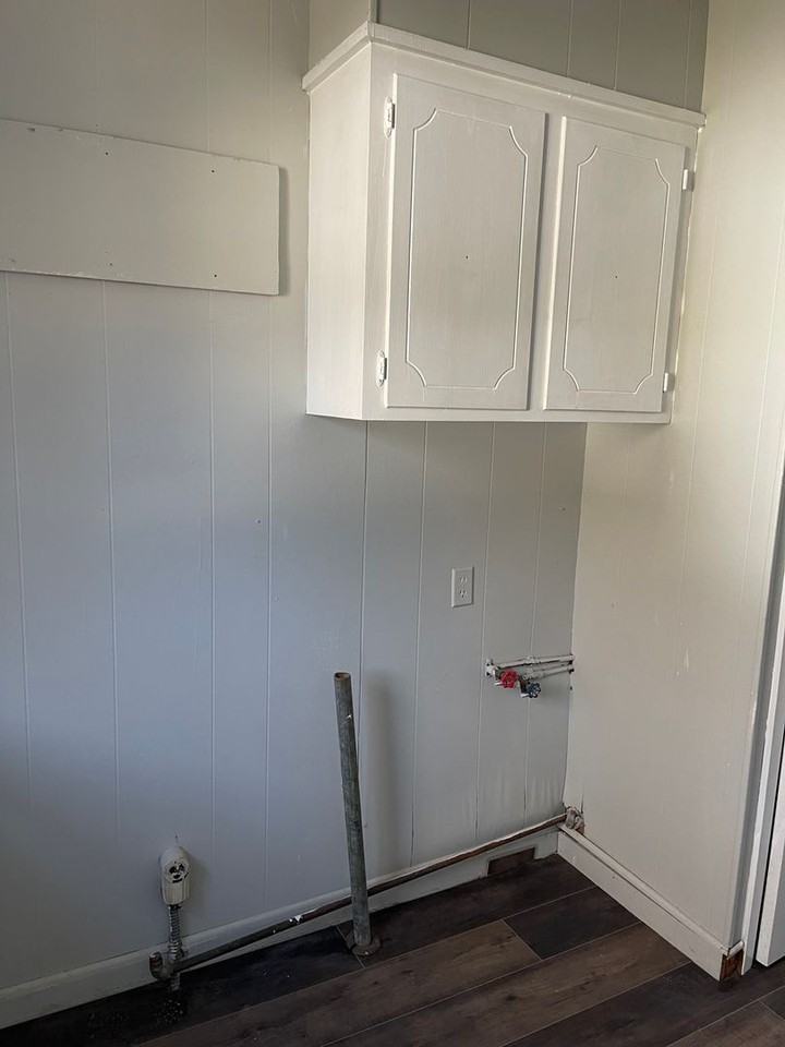 719 Anthony St - Photo 5 of 9
