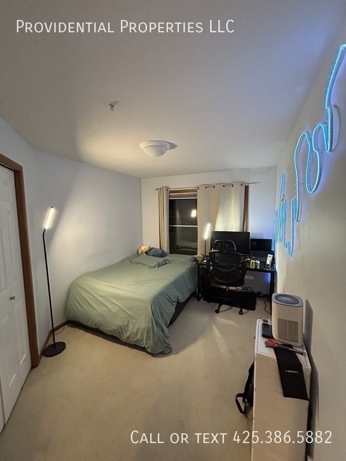 2111 Waverly Place NApt 202 #202 - Photo 5 of 11