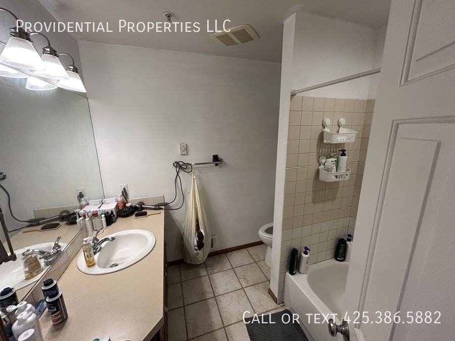 2111 Waverly Place NApt 202 #202 - Photo 7 of 11