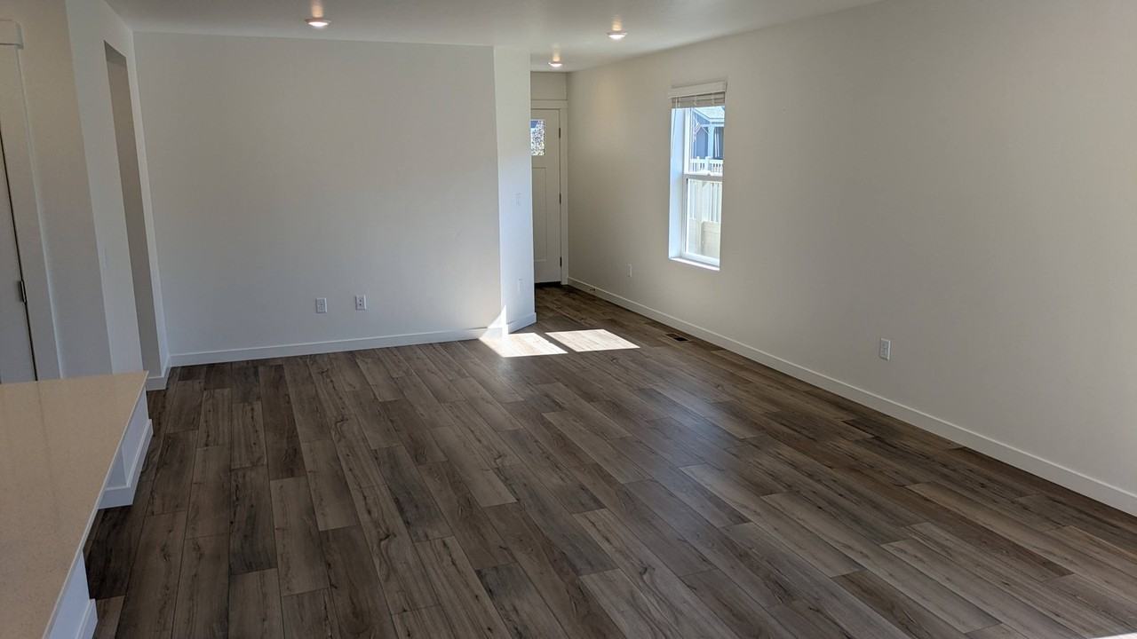 4693 West Quarterhorse Drive - Photo 4 of 23