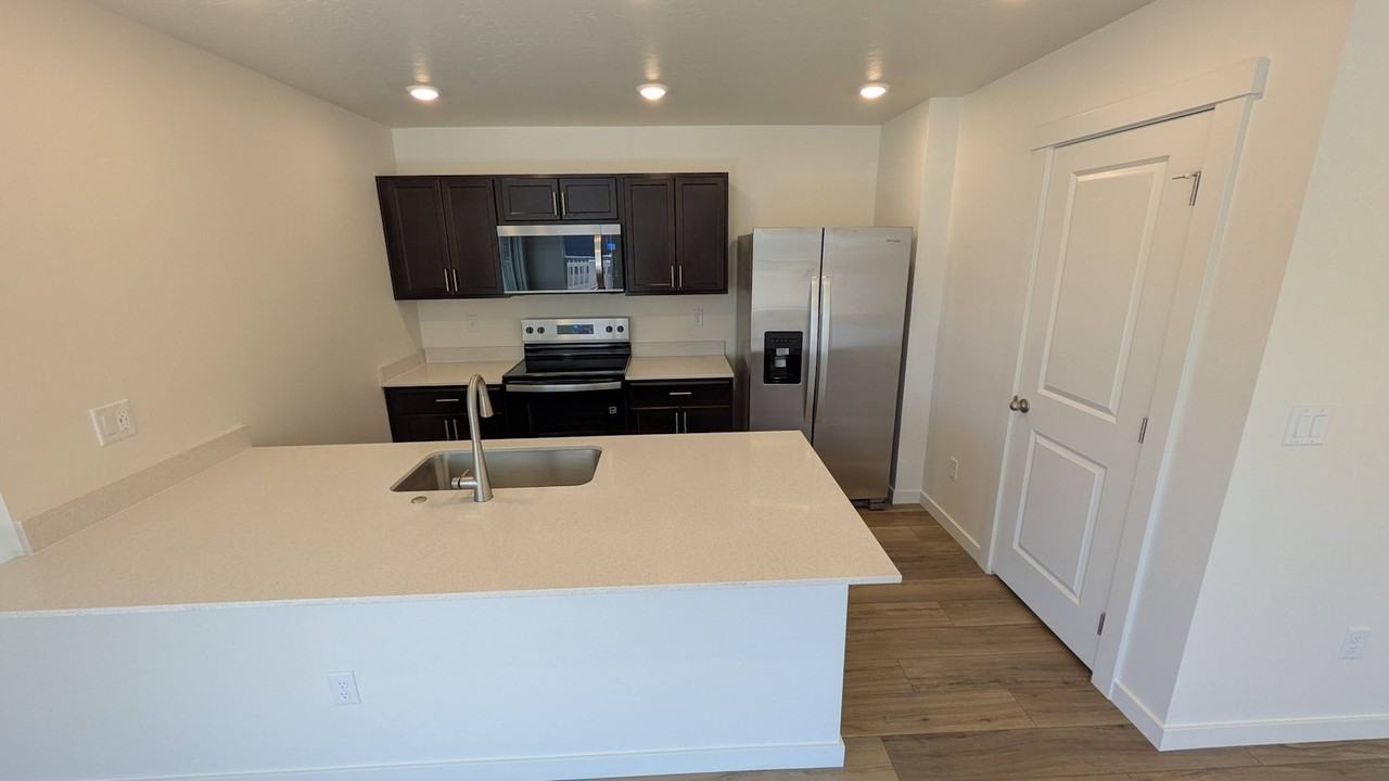 4693 West Quarterhorse Drive - Photo 5 of 23