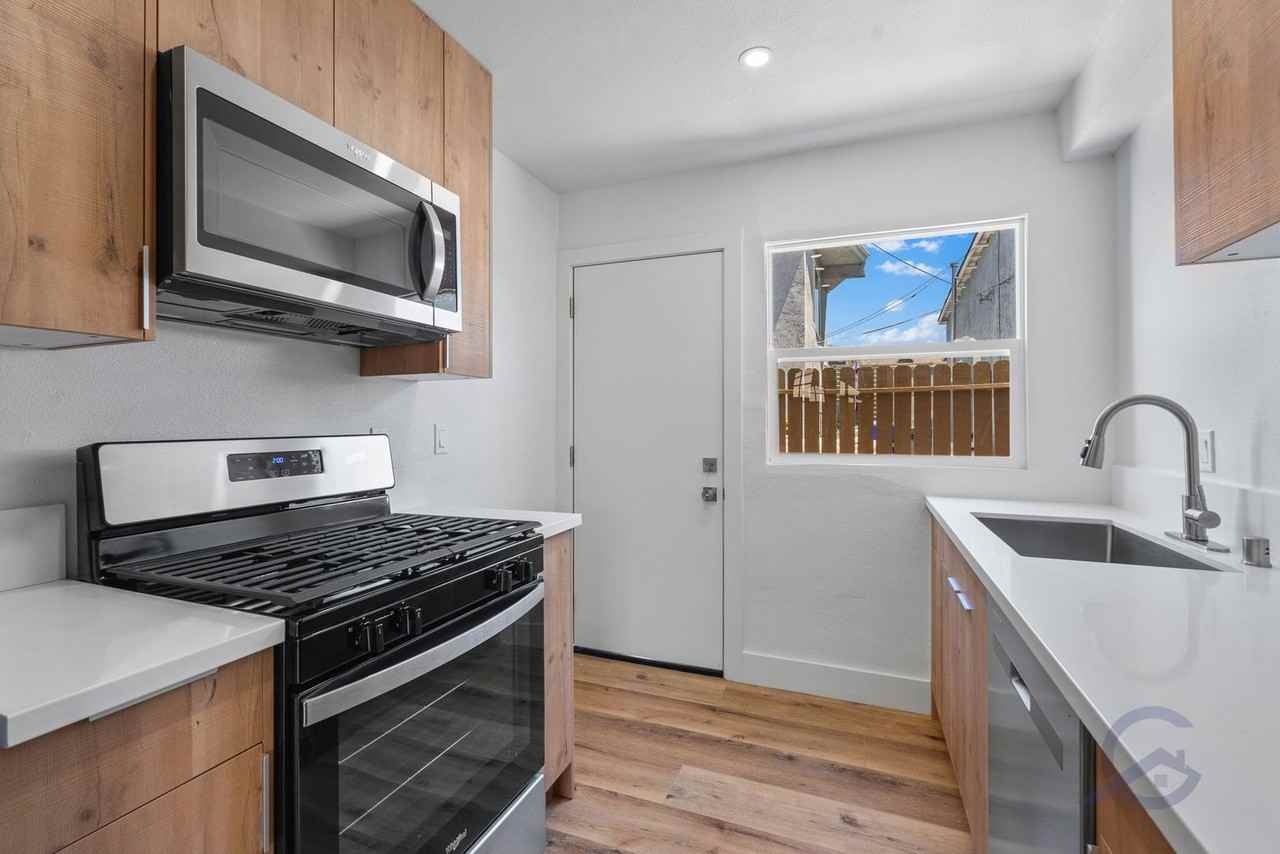 4820 Muir Ave - Photo 5 of 16