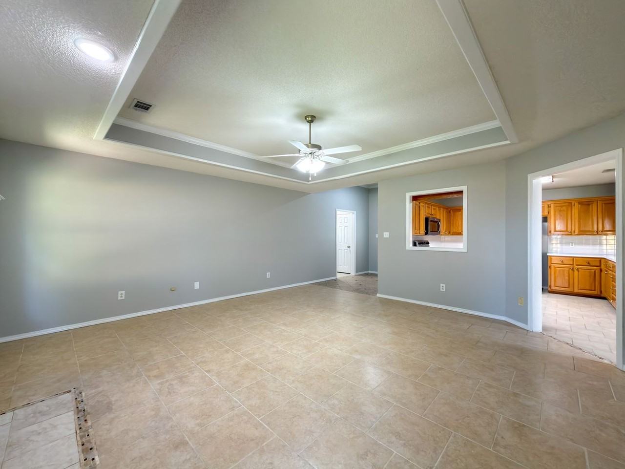 6409 Fallstone Rd - Photo 3 of 17