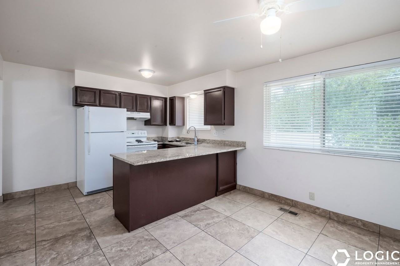 3377 S 2410 E #B - Photo 7 of 20