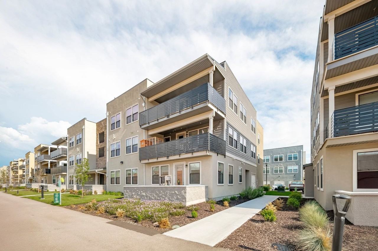 754 W Blue Magic Ln #303