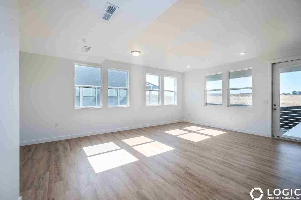 754 W Blue Magic Ln #303 - Photo 6 of 19
