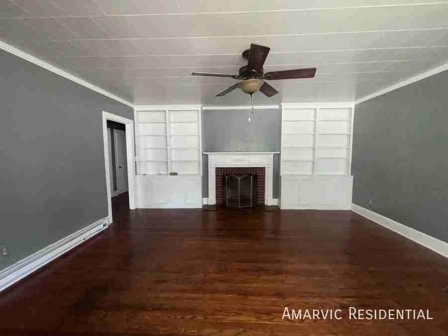 420 N Mercer St #420 - Photo 3 of 7