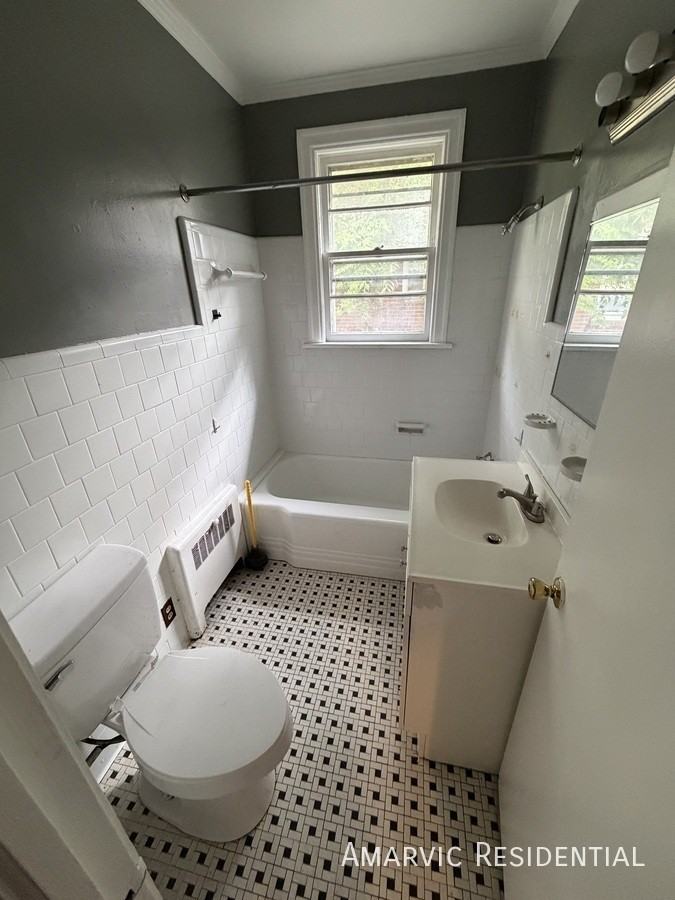420 N Mercer St #420 - Photo 6 of 7