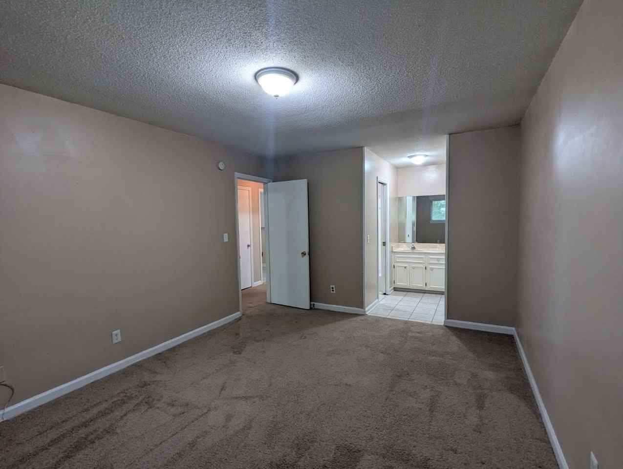 4753 Tessie Ln - Photo 7 of 13