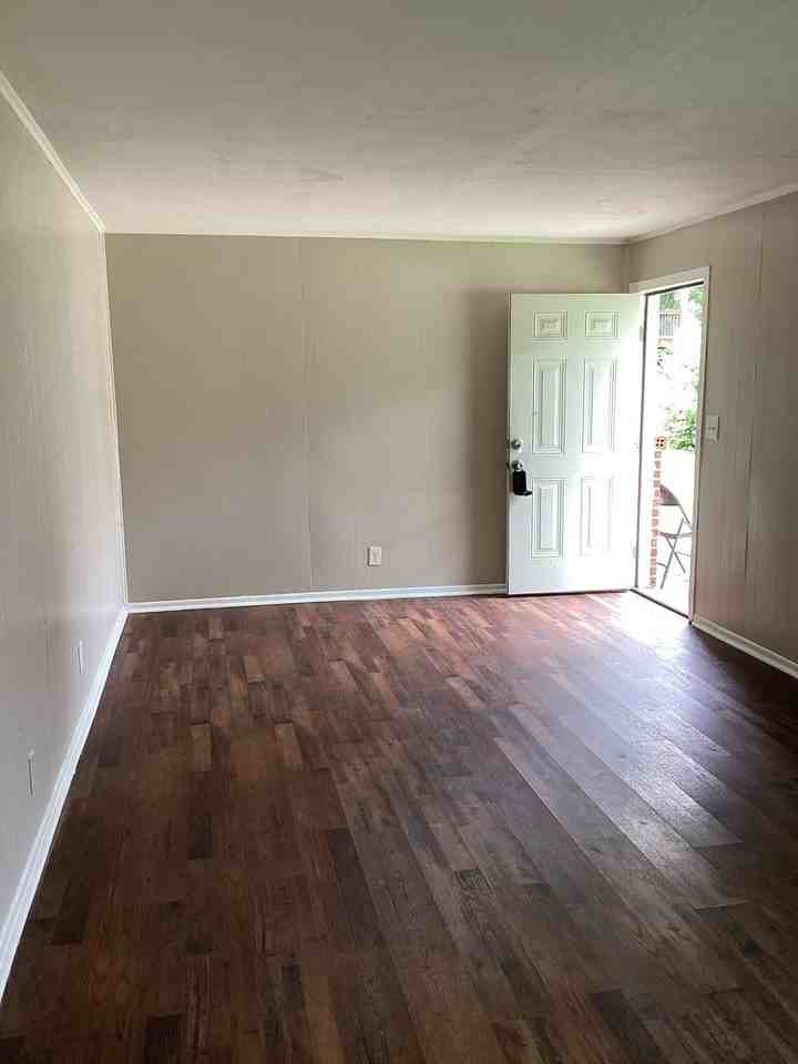 5540 Clemons Rd - Photo 4 of 9