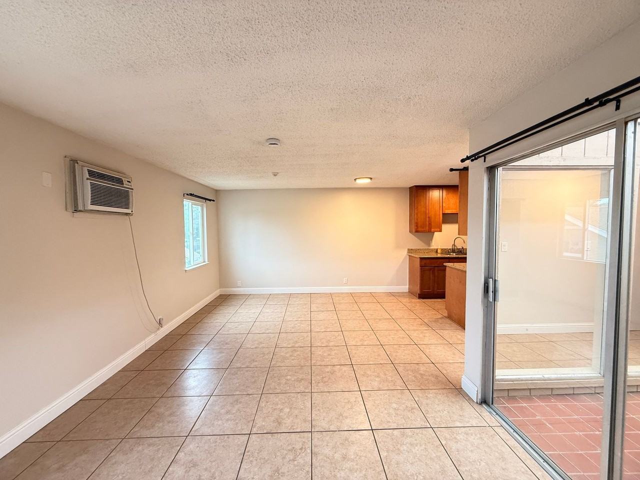 475 S E St #15 - Photo 4 of 11