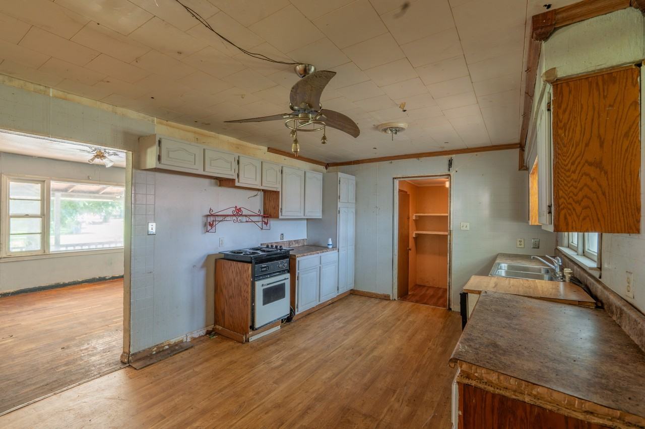 101 W Union St #1 - Photo 2 of 25