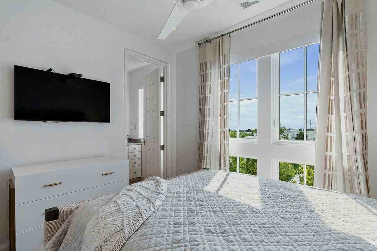 74 Governors Court, Unit W201 - Photo 2 of 22