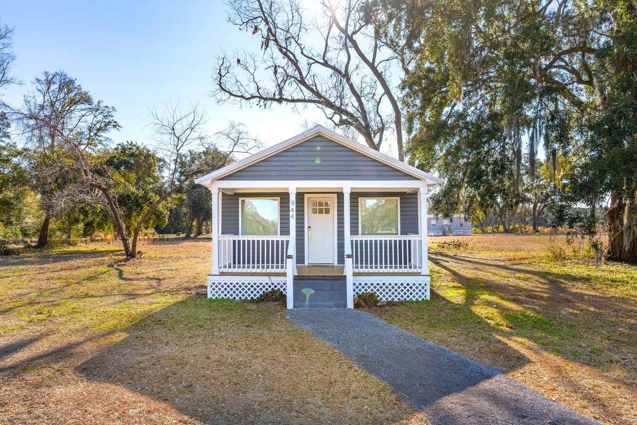 944 Highway 174 - Photo 2 of 43
