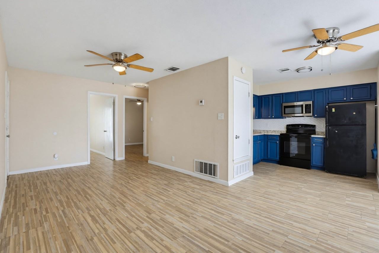 10543 Starcrest Dr #10543 - Photo 4 of 11