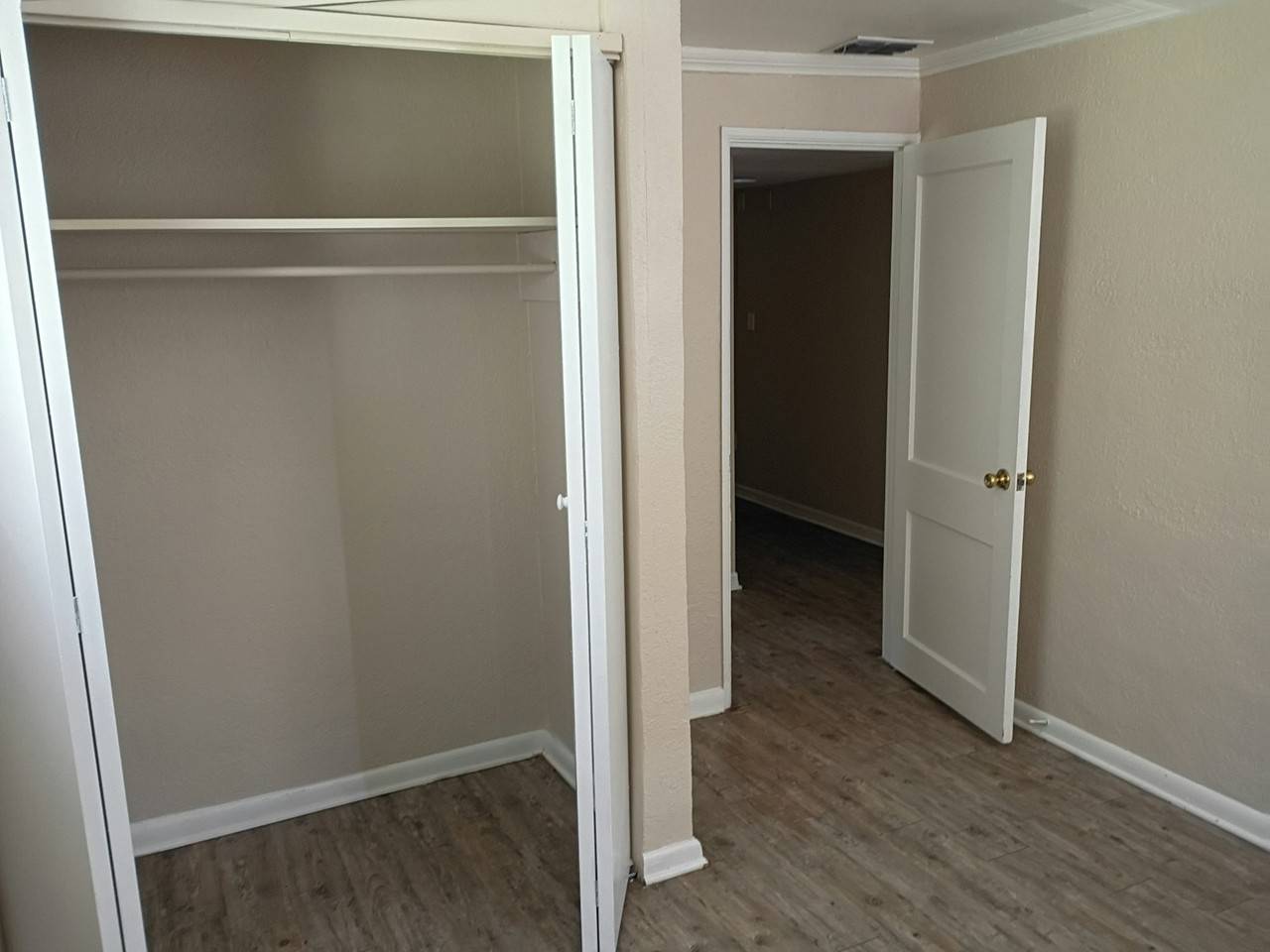 10592 Haverford Road - Photo 5 of 18
