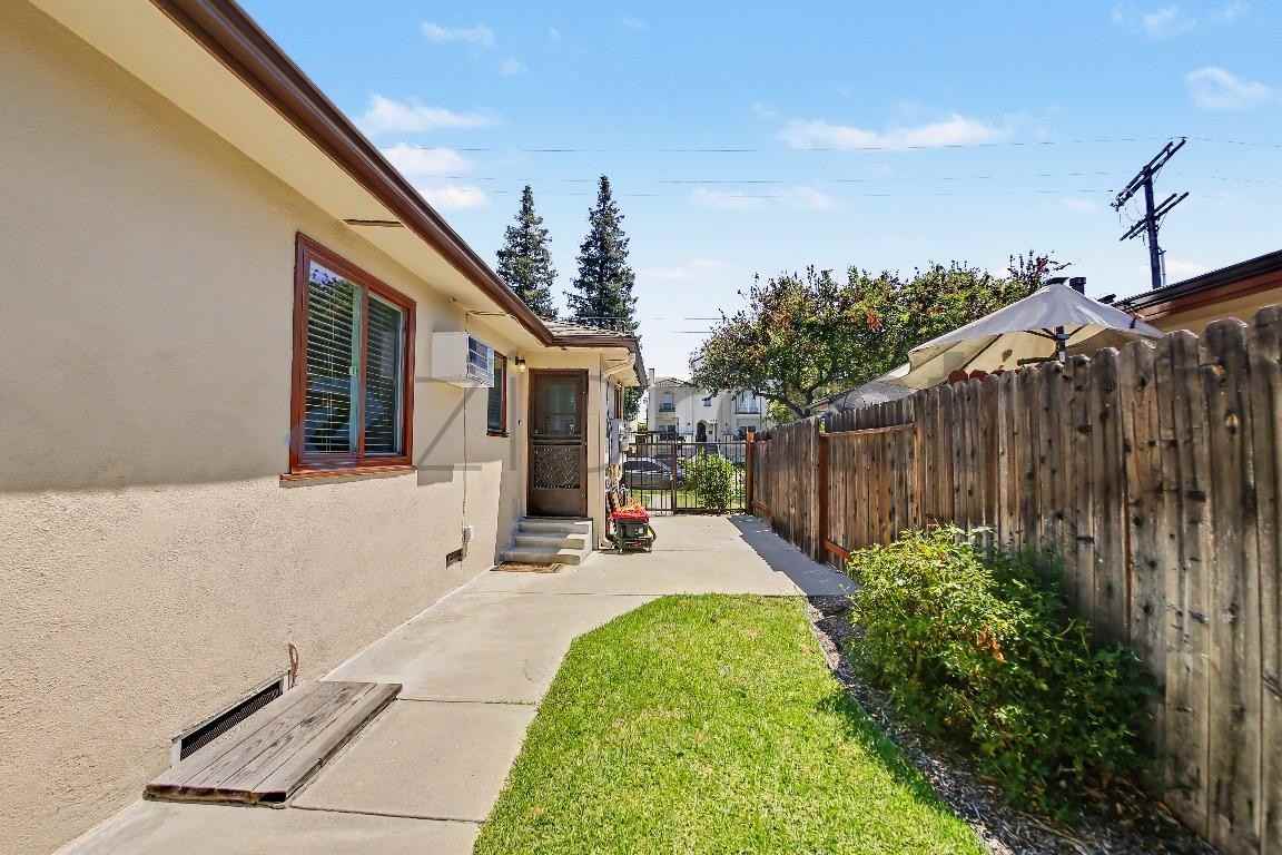 14801 Burbank Blvd - Photo 7 of 25