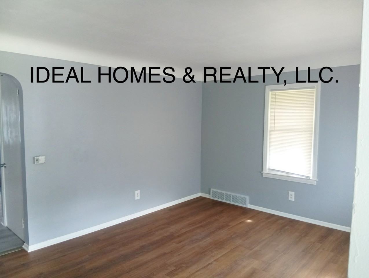 3602 Esther St #1 - Photo 3 of 10