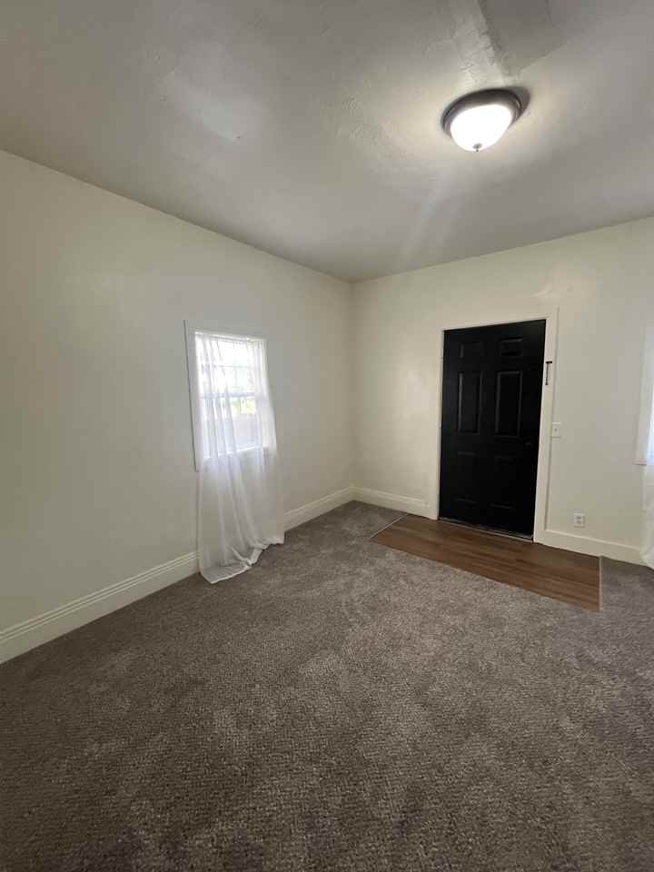 117 Neal Ave #1 - Photo 4 of 13