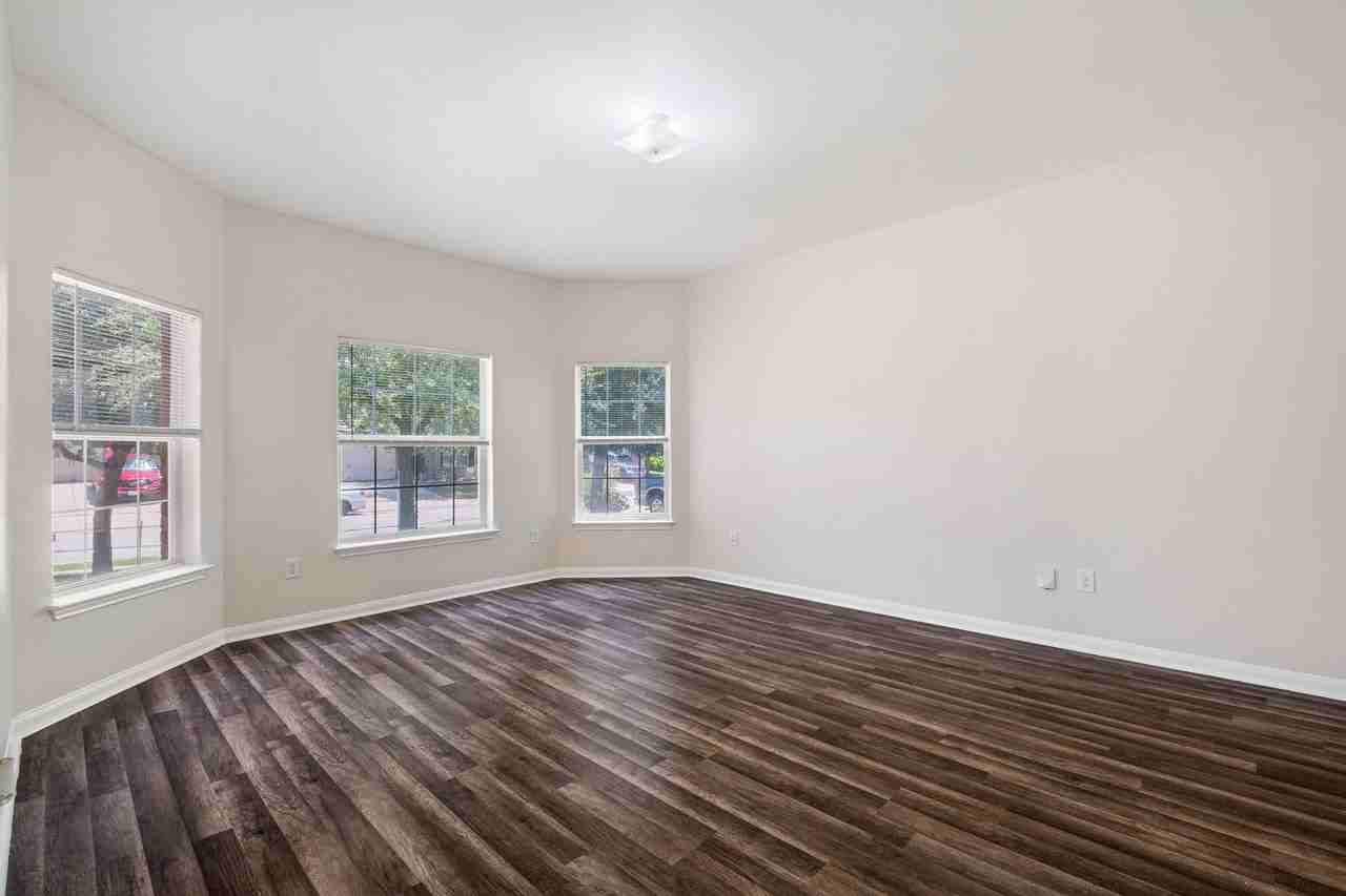 19420 James Manor St - Photo 5 of 27