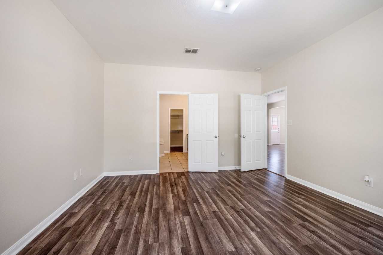 19420 James Manor St - Photo 6 of 27