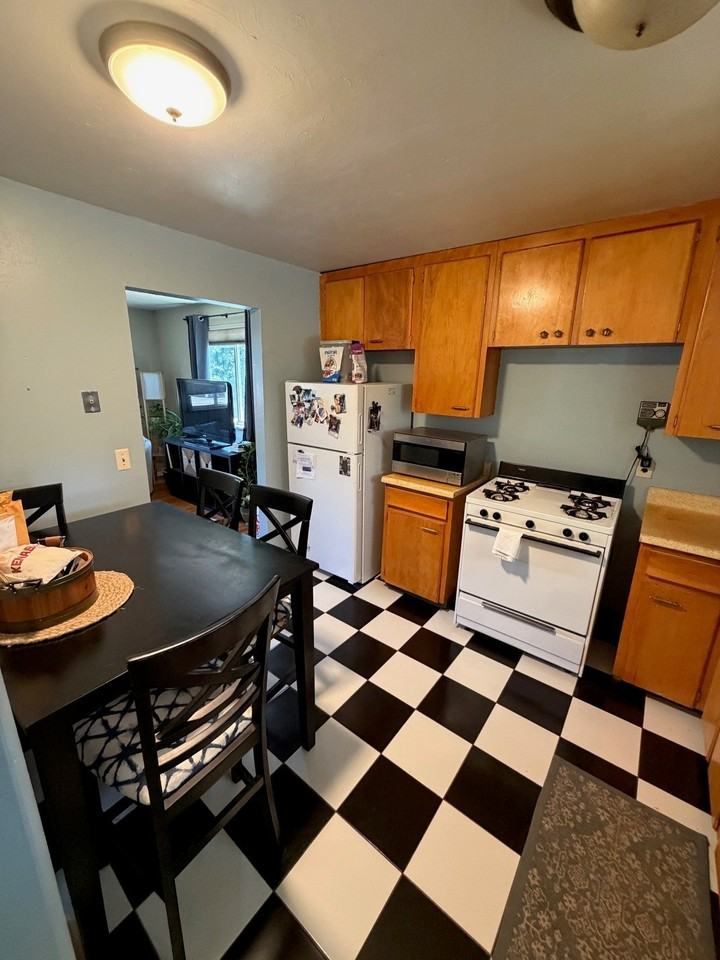 2835 Eaton St - Photo 6 of 15