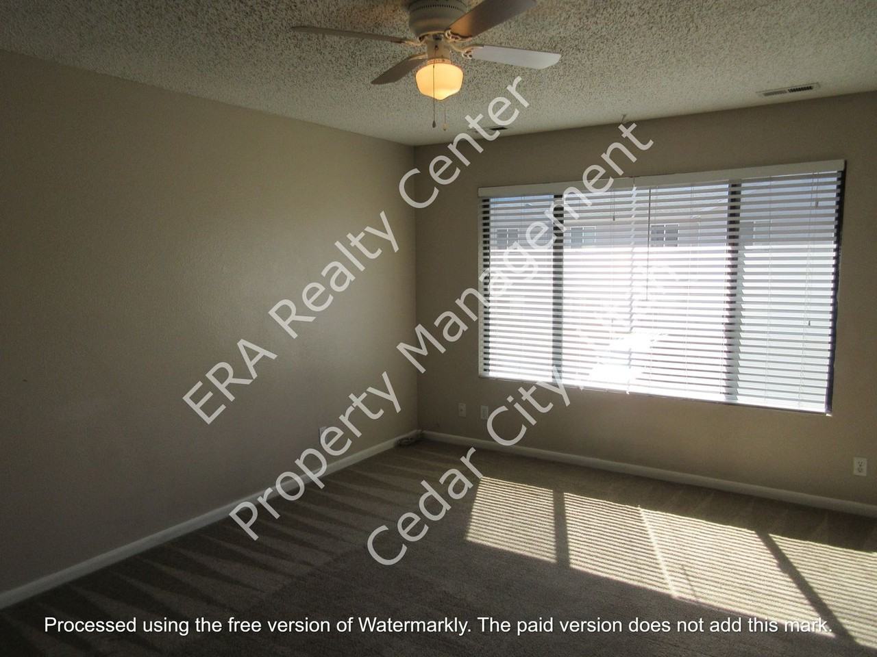 467 N 300 W - Photo 2 of 9