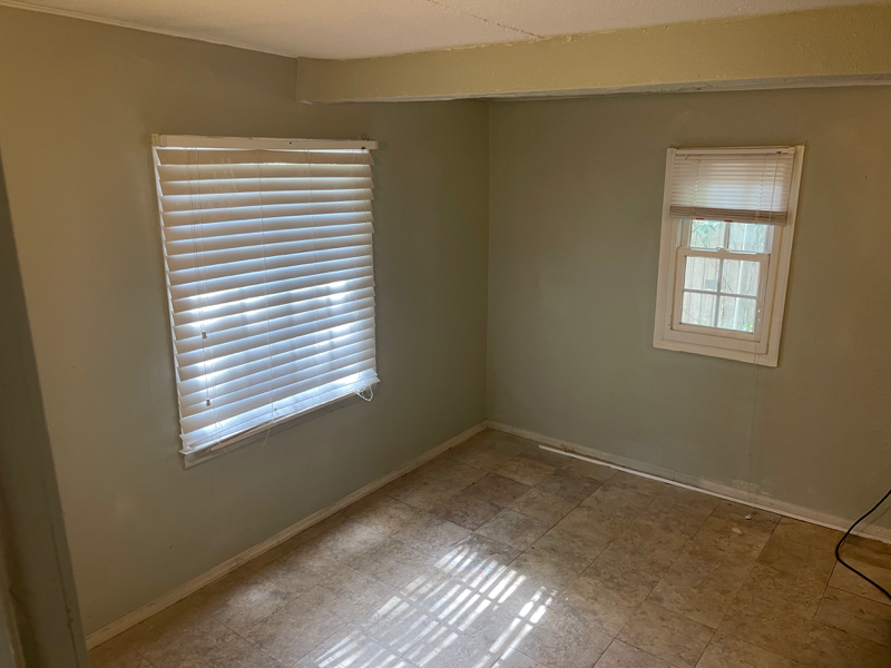12509 Holyoke Ave - Photo 4 of 8
