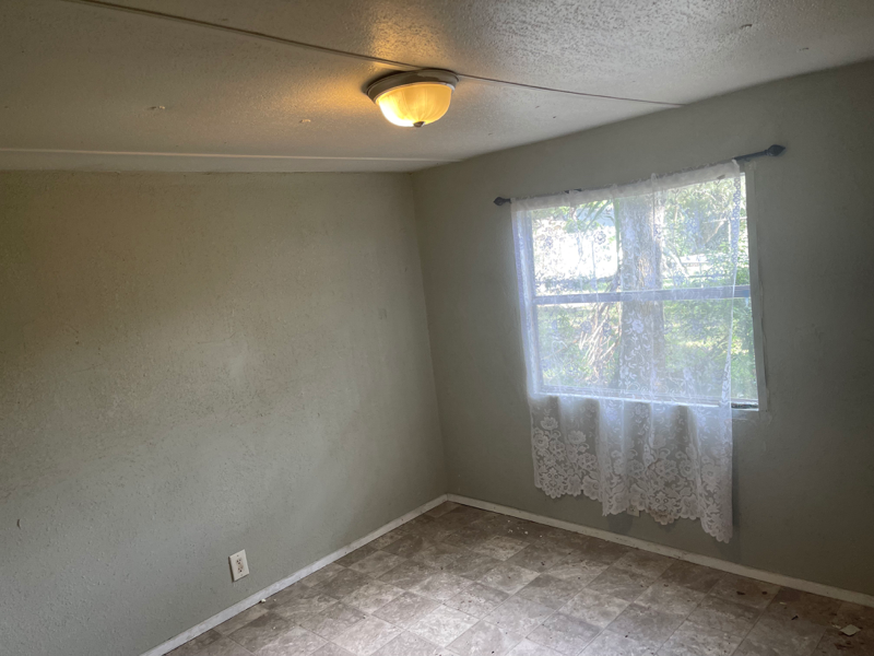 12509 Holyoke Ave - Photo 5 of 8